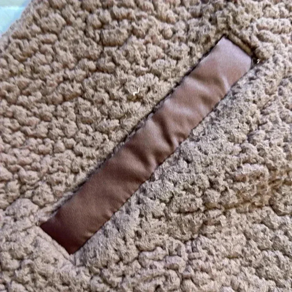 Abercrombie & Fitch Sherpa Half-Zip Satin Trim Sweatshirt in Mauve size small - Picture 4 of 8